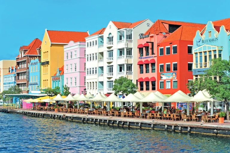 Wanneer vlieg je het goedkoopst naar Curacao?