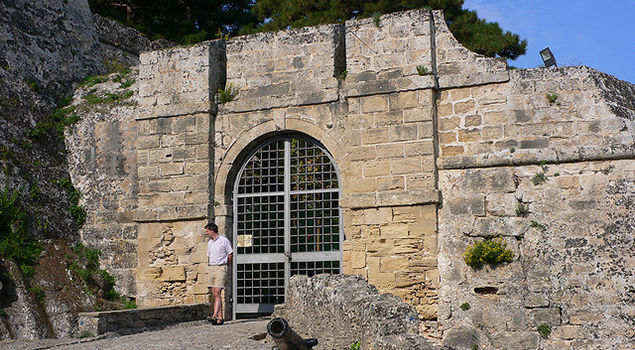 Wandelen op Zakynthos - Poort Kasteel van Bohali 